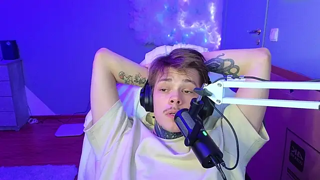 DENIS HERE online show from January 2025 02:20:02 AM