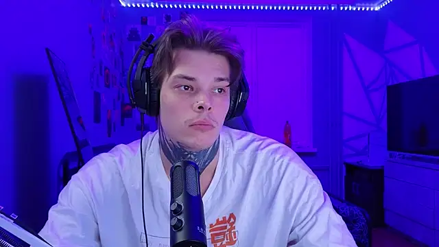 DENIS HERE online show from February 2025 12:37:01 AM