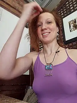 Snapshot of Exhibitionsplit chatting on May 2026 09:49:01 AM Exhibitionsplit online show from May 2026 09:49:01 AM