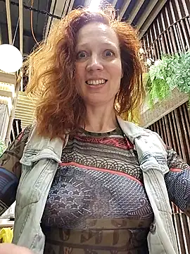 Snapshot of Exhibitionsplit chatting on July 2026 10:44:01 AM Exhibitionsplit online show from July 2026 10:44:01 AM