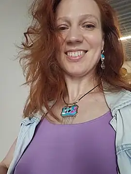 Snapshot of Exhibitionsplit chatting on July 2026 02:37:01 PM Exhibitionsplit online show from July 2026 02:37:01 PM