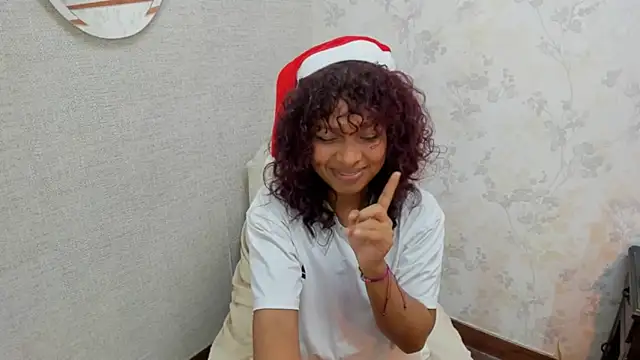 Naomi Tylers online show from December 2025 10:58:02 PM