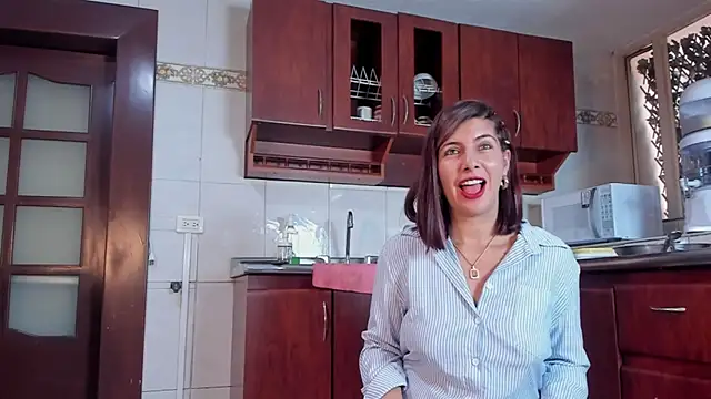 scarlett moore online show from November 2025 02:38:02 PM