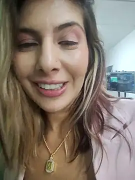 scarlett moore online show from April 2026 07:07:02 PM