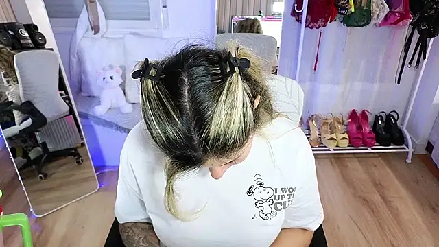 Snapshot of Tawny_cox chatting on February 2026 09:45:01 AM Tawny cox online show from February 2026 09:45:01 AM