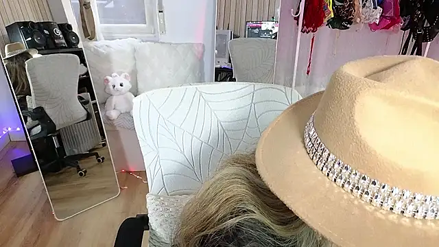 Snapshot of Tawny_cox chatting on February 2026 08:59:02 AM Tawny cox online show from February 2026 08:59:02 AM