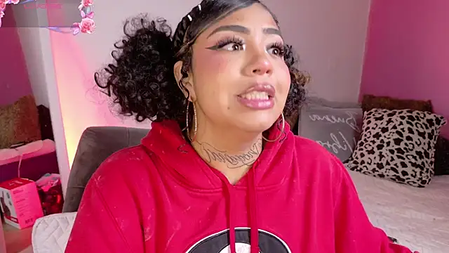 foxxy-lov3 online show from February 2026 02:24:01 PM