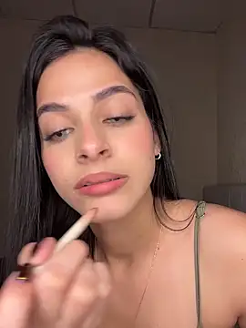 Snapshot of violetta-brown1 chatting on November 2025 03:38:02 AM violetta-brown1 online show from November 2025 03:38:02 AM