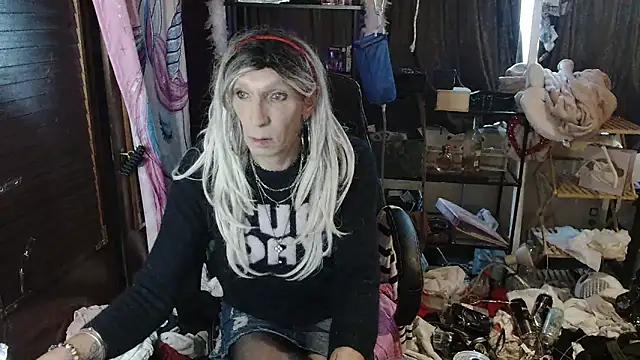 Ombeline1 online show from October 2025 07:39:01 AM