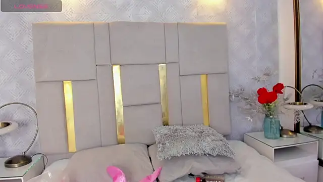 Camilaa Sanchez  online show from October 2025 11:03:01 AM