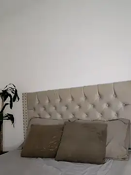 Lia Hurley online show from December 2024 03:42:02 PM