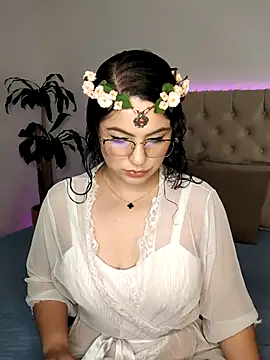 Lia Hurley online show from February 2025 03:09:02 PM