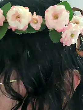 Lia Hurley online show from February 2025 06:15:02 PM