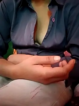 Snapshot of Mangla_Bhabhi chatting on January 2025 08:29:01 AM Mangla Bhabhi online show from January 2025 08:29:01 AM