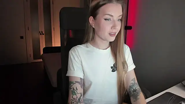 Snapshot of Midnight_Mi chatting on September 2025 03:15:01 PM Midnight Mi online show from September 2025 03:15:01 PM