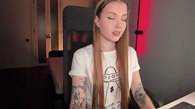 Snapshot of Midnight_Mi chatting on October 2025 03:34:01 PM Midnight Mi online show from October 2025 03:34:01 PM