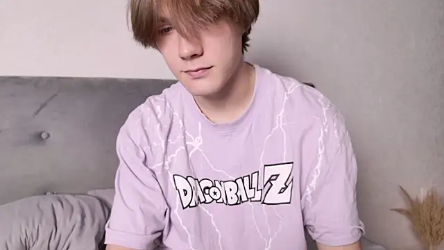 Snapshot of callmenineoneseven chatting on October 2025 07:20:02 PM callmenineoneseven online show from October 2025 07:20:02 PM