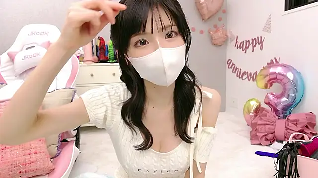 -minami- online show from April 2026 06:10:01 PM