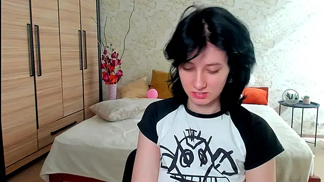 JulisSweet online show from March 2025 10:57:01 AM