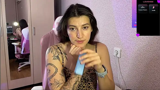 Snapshot of Katrin__kiss chatting on January 2025 08:51:02 PM Katrin kiss online show from January 2025 08:51:02 PM