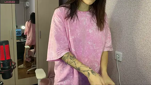 Snapshot of Katrin__kiss chatting on January 2025 05:41:01 PM Katrin kiss online show from January 2025 05:41:01 PM