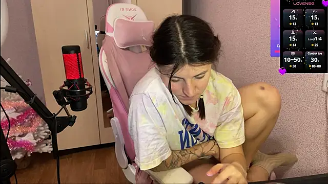 Snapshot of Katrin__kiss chatting on January 2025 04:30:02 PM Katrin kiss online show from January 2025 04:30:02 PM