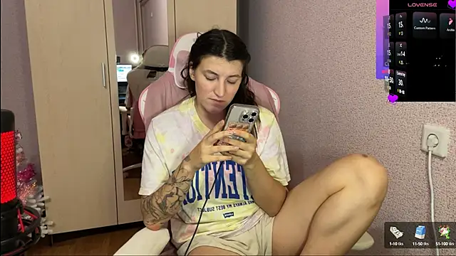 Snapshot of Katrin__kiss chatting on January 2025 02:57:01 PM Katrin kiss online show from January 2025 02:57:01 PM