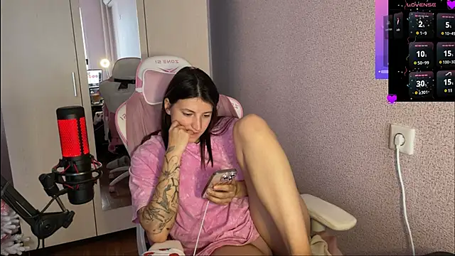 Snapshot of Katrin__kiss chatting on January 2025 12:40:02 PM Katrin kiss online show from January 2025 12:40:02 PM