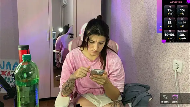 Snapshot of Katrin__kiss chatting on February 2025 07:33:01 PM Katrin kiss online show from February 2025 07:33:01 PM