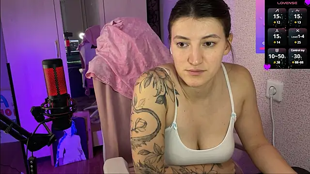 Snapshot of Katrin__kiss chatting on February 2025 07:03:02 PM Katrin kiss online show from February 2025 07:03:02 PM