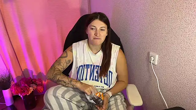 Snapshot of Katrin__kiss chatting on October 2025 03:02:02 PM Katrin kiss online show from October 2025 03:02:02 PM