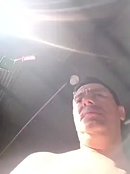 walwan85 online show from December 2025 01:05:02 PM