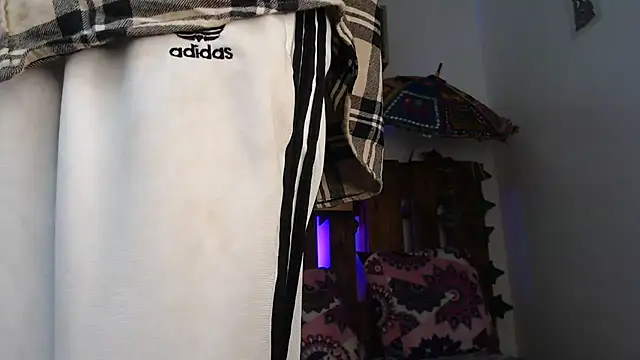 Snapshot of SARA_VAL3NTINA_ chatting on March 2025 06:25:02 AM SARA VAL3NTINA  online show from March 2025 06:25:02 AM