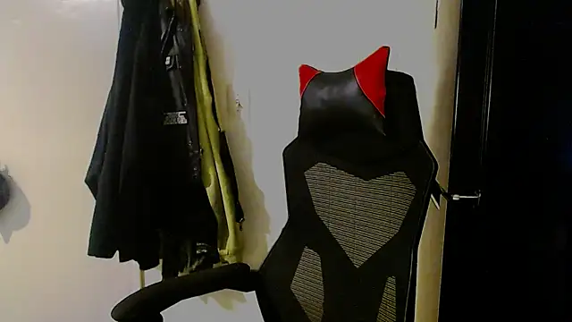 KrazyLegz online show from December 2024 04:58:01 PM