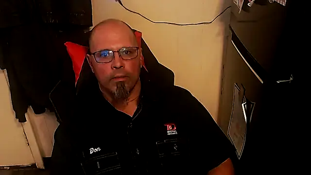 KrazyLegz online show from October 2025 09:00:02 PM