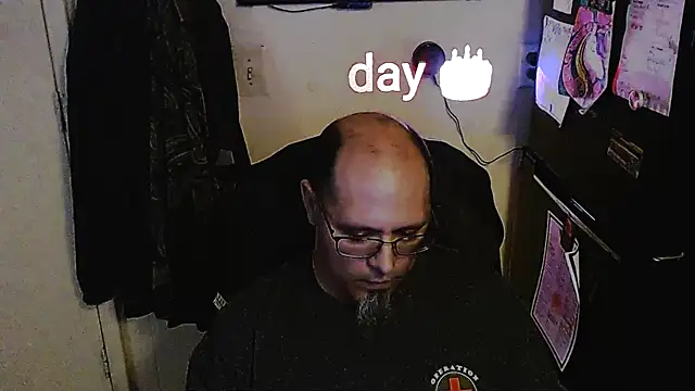 KrazyLegz online show from November 2025 08:58:02 PM