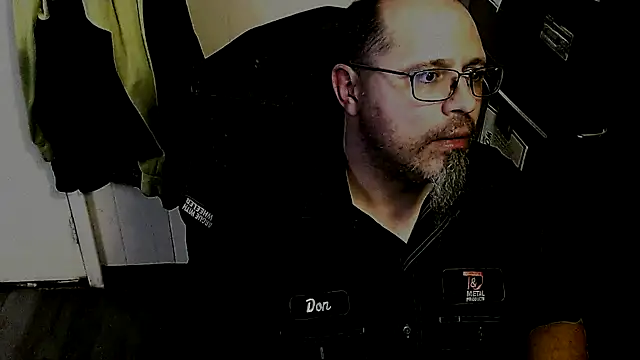 KrazyLegz online show from November 2025 11:04:01 PM