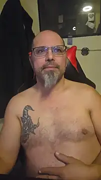 Snapshot of KrazyLegz chatting on January 2026 01:20:01 AM KrazyLegz online show from January 2026 01:20:01 AM