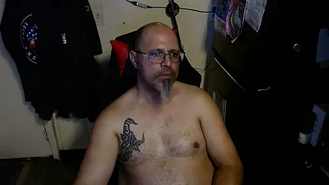 Snapshot of KrazyLegz chatting on April 2026 10:51:02 PM KrazyLegz online show from April 2026 10:51:02 PM