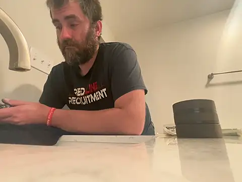 Snapshot of bigJohnson223 chatting on March 2026 05:33:02 AM bigJohnson223 online show from March 2026 05:33:02 AM