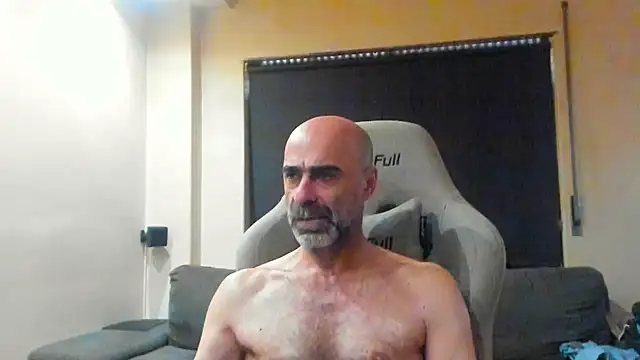 Snapshot of Bicopflirt chatting on May 2026 03:28:02 PM Bicopflirt online show from May 2026 03:28:02 PM
