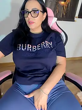 ReiyaRey online show from July 2026 07:16:01 PM