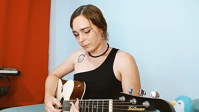 Snapshot of Catnessa chatting on October 2025 12:11:02 AM Catnessa online show from October 2025 12:11:02 AM