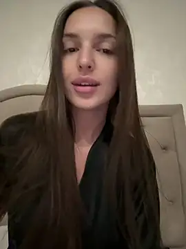 BellaHalles online show from March 2025 08:27:02 PM