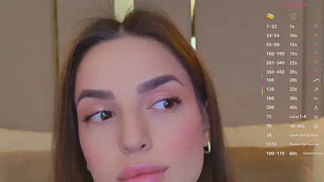 Snapshot of BellaHalles chatting on February 2026 05:39:01 AM BellaHalles online show from February 2026 05:39:01 AM