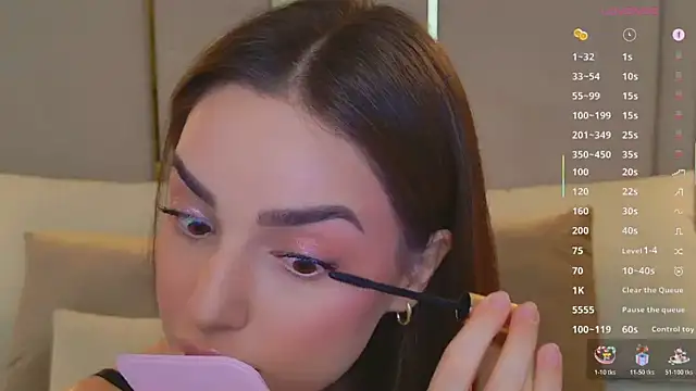 Snapshot of BellaHalles chatting on February 2026 05:46:02 AM BellaHalles online show from February 2026 05:46:02 AM