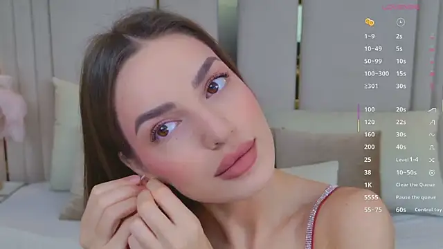 Snapshot of BellaHalles chatting on February 2026 05:40:02 AM BellaHalles online show from February 2026 05:40:02 AM