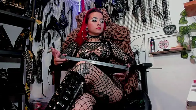 Snapshot of Agatha_BDSM chatting on December 2024 10:05:02 PM Agatha BDSM online show from December 2024 10:05:02 PM