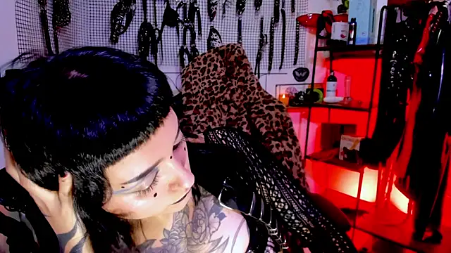 Snapshot of Agatha_BDSM chatting on October 2025 08:15:01 PM Agatha BDSM online show from October 2025 08:15:01 PM