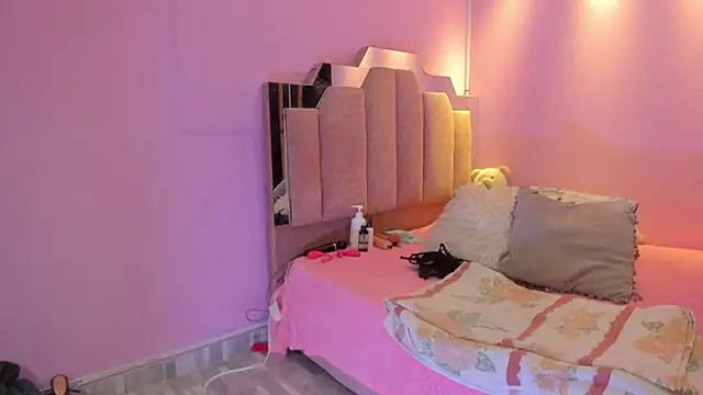 LoveQueen2 online show from December 2025 12:21:02 PM